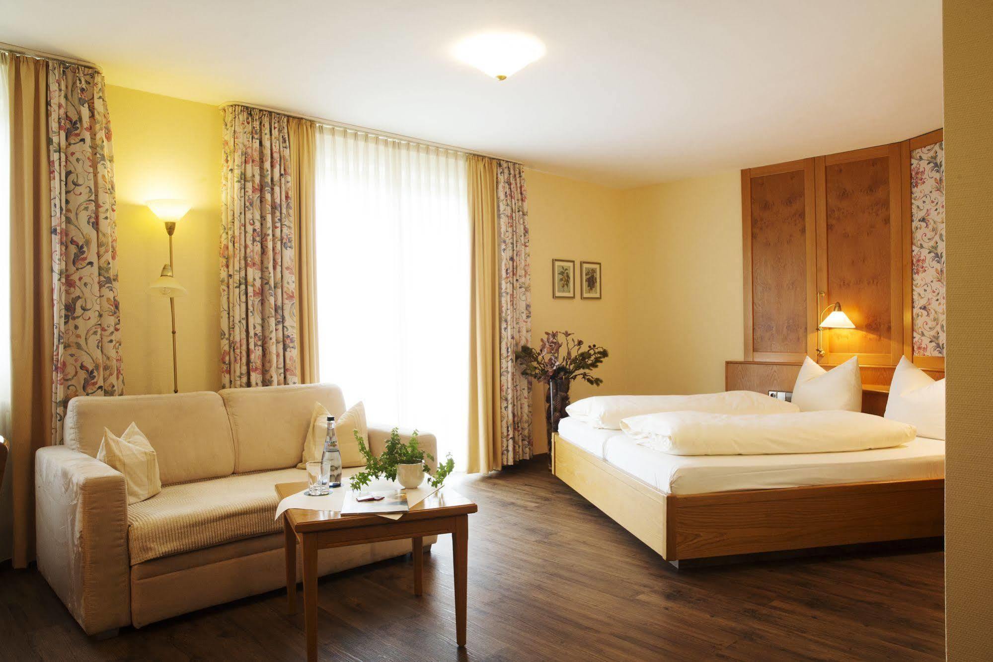 Hotel & Restaurant Dornweiler Hof Illertissen Ngoại thất bức ảnh