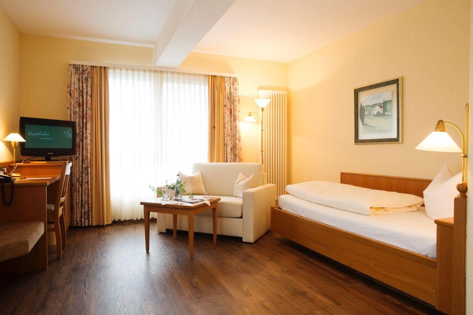 Hotel & Restaurant Dornweiler Hof Illertissen Ngoại thất bức ảnh