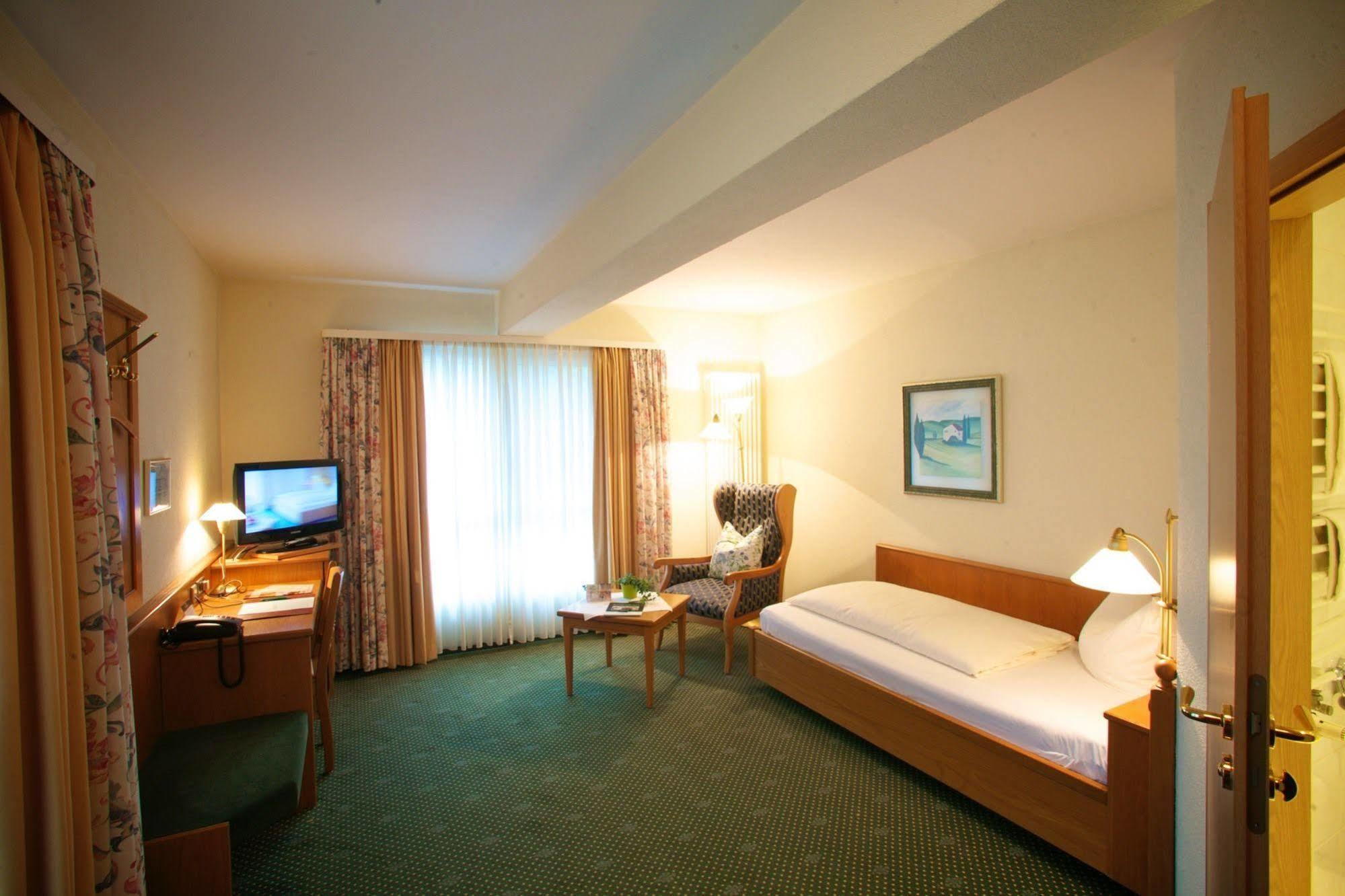 Hotel & Restaurant Dornweiler Hof Illertissen Ngoại thất bức ảnh